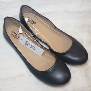 Black Ballet Flats